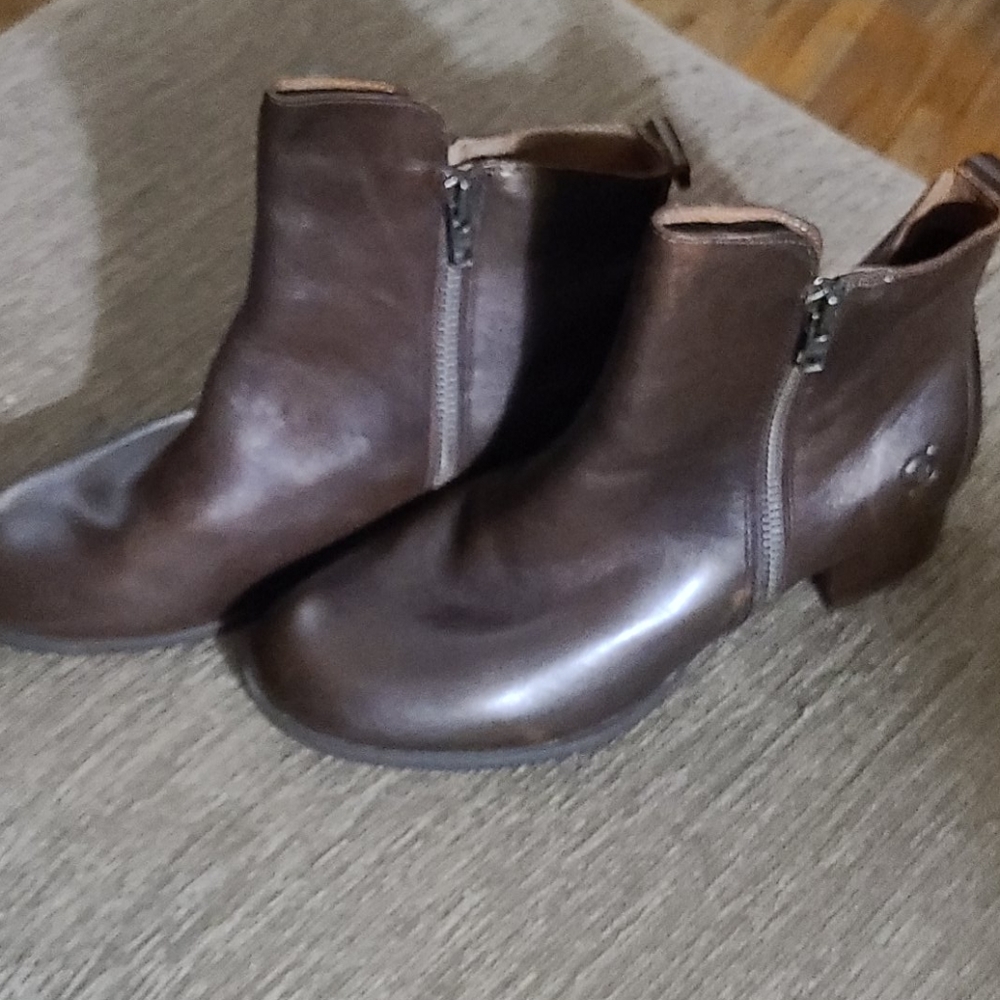 Born boots